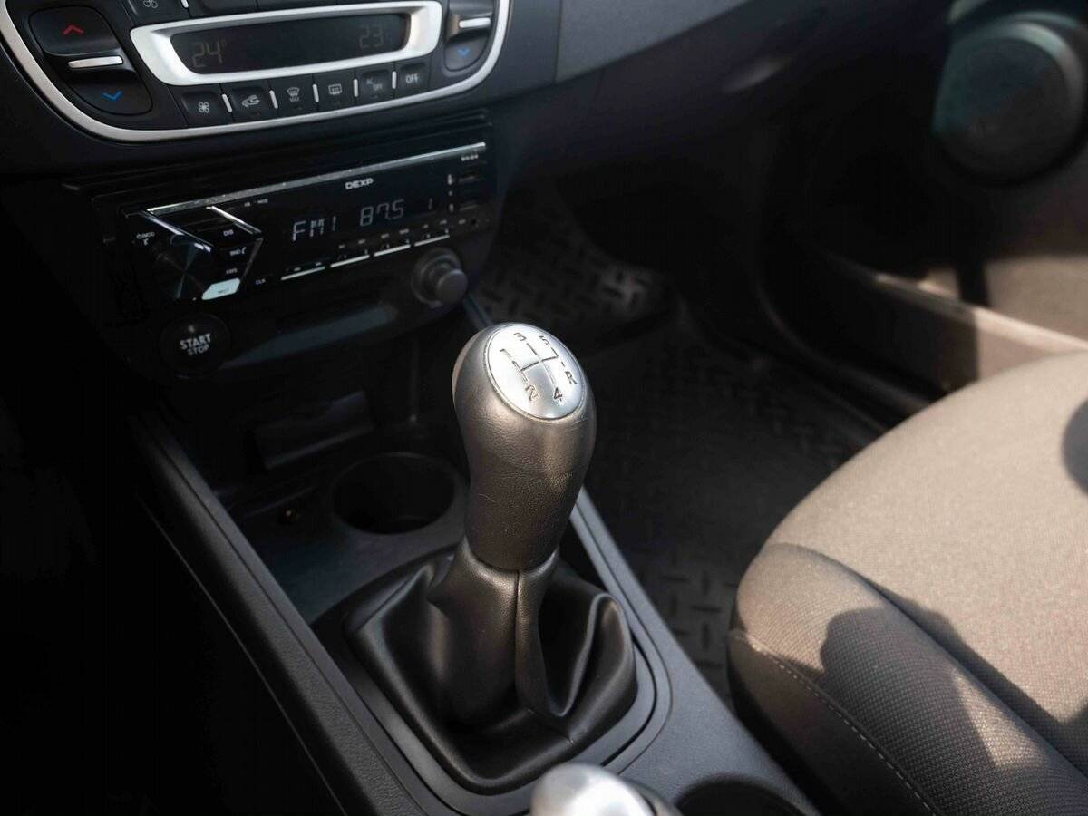 Купить Renault Fluence, 2010, 232 262 км, фото №19