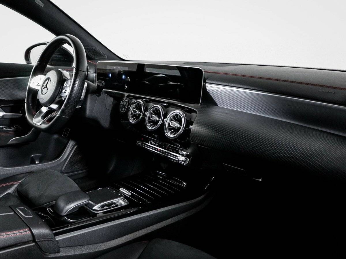 Купить Mercedes-Benz CLA 200, 2019, 81 800 км, фото №9