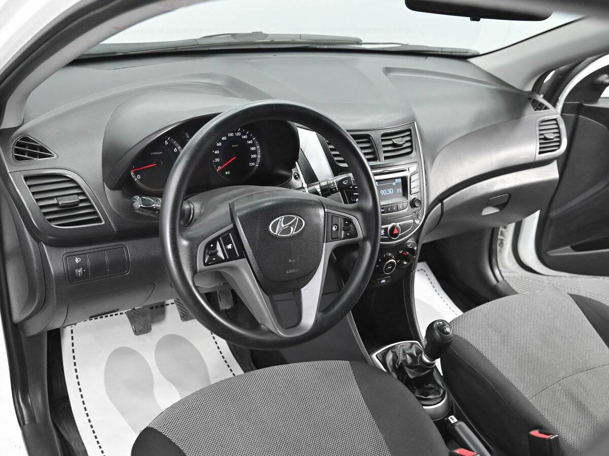 Купить Hyundai Solaris, 2011, 162 000 км, фото №9