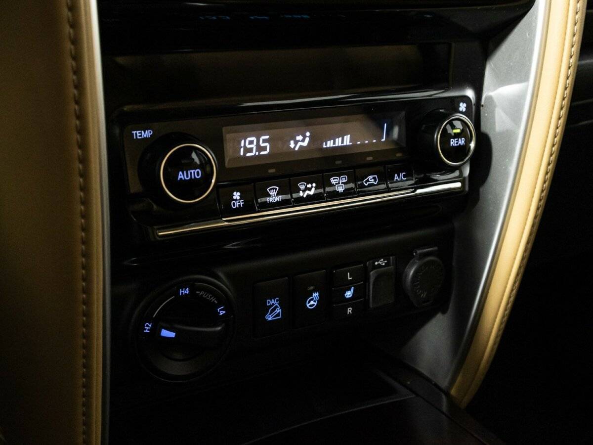 Купить Toyota Fortuner, 2019, 113 061 км, фото №22