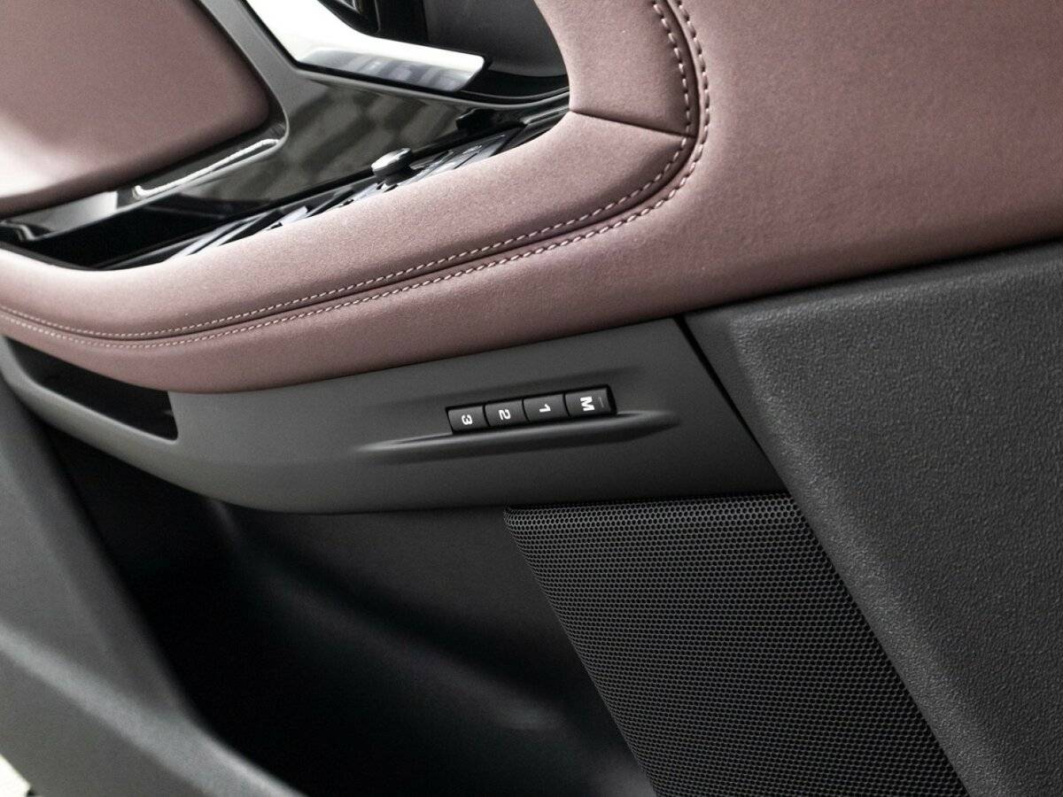 Купить Land Rover Range Rover Evoque P250 MHEV Long, 2024, 7 958 км, фото №19