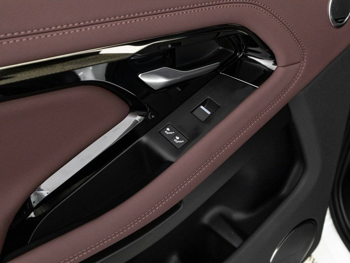 Купить Land Rover Range Rover Evoque P250 MHEV Long, 2024, 7 958 км, фото №27