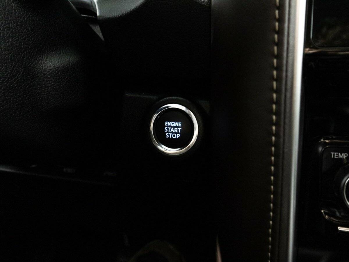 Купить Toyota Fortuner, 2017, 72 296 км, фото №17