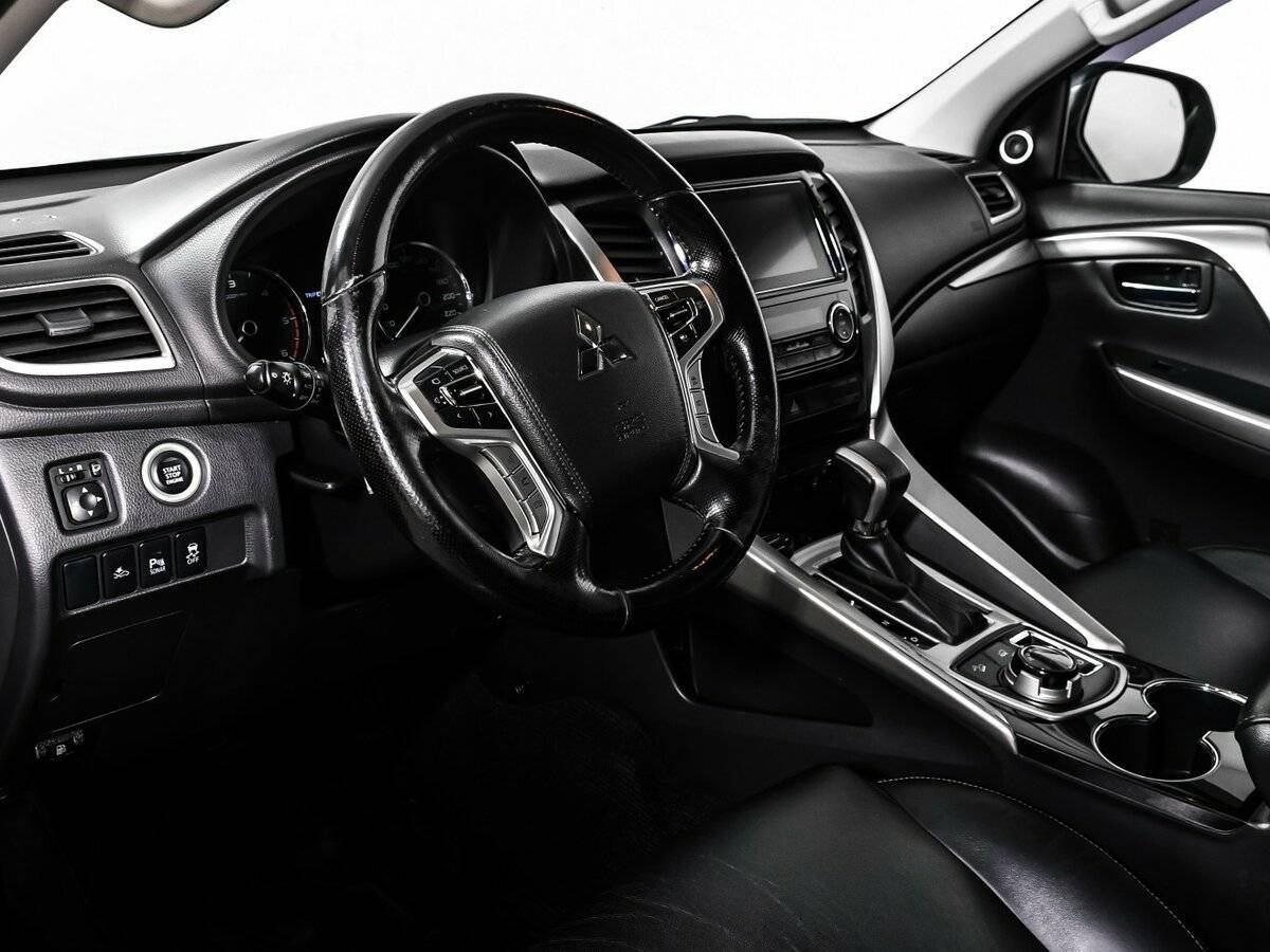 Купить Mitsubishi Pajero Sport, 2017, 130 600 км, фото №12