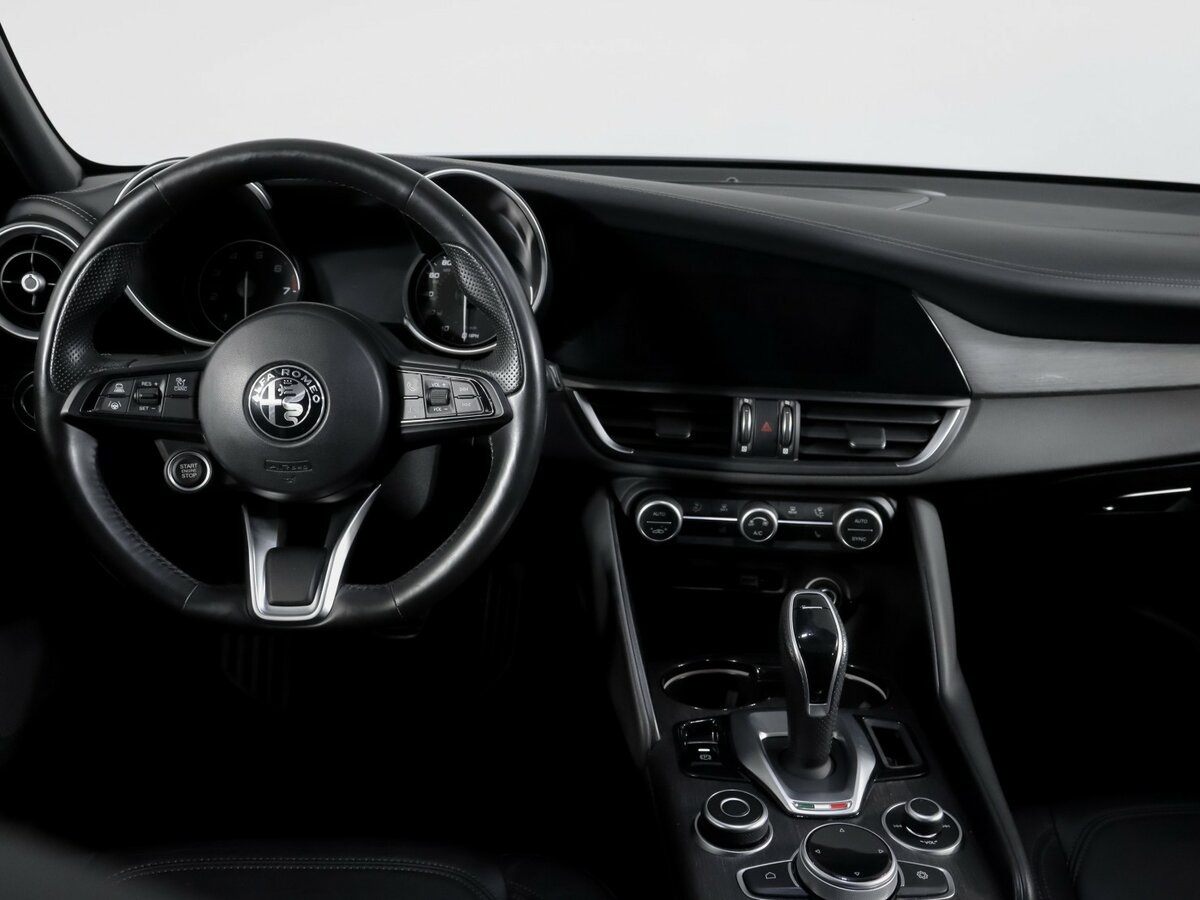 Купить Alfa Romeo Giulia II (952) Рестайлинг, 2021, 43 223 км, фото №10