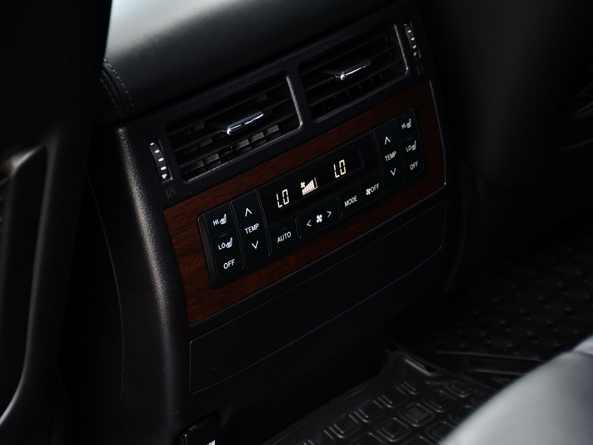 Купить Toyota Land Cruiser 200 Series Рестайлинг 2, 2017, 56 260 км, фото №15