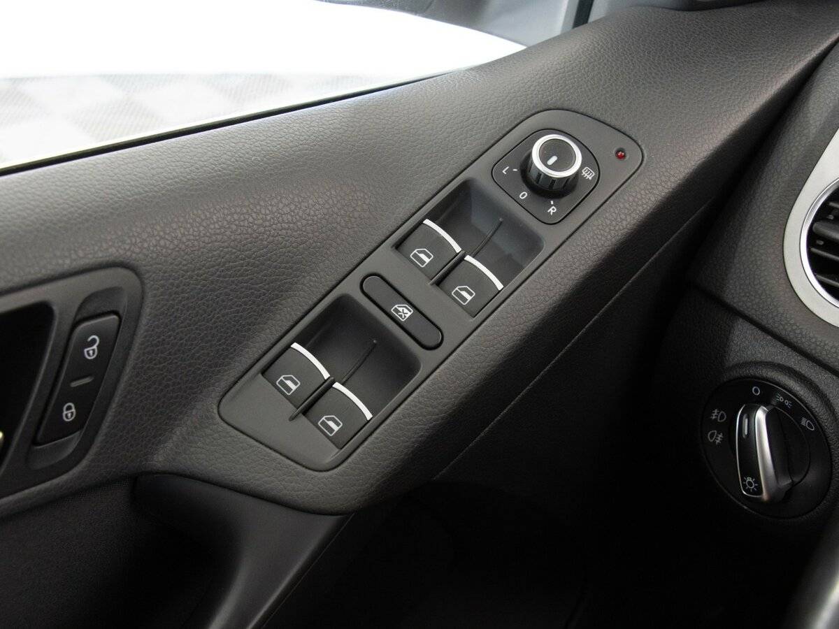 Купить Volkswagen Tiguan I, 2010, 219 740 км, фото №16