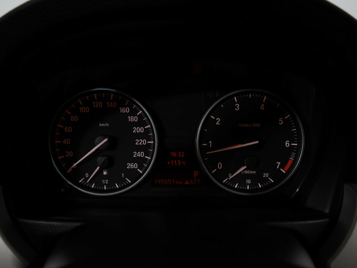 Купить BMW 3 серии 318i V (E90/E91/E92/E93) Рестайлинг, 2011, 195 850 км, фото №11