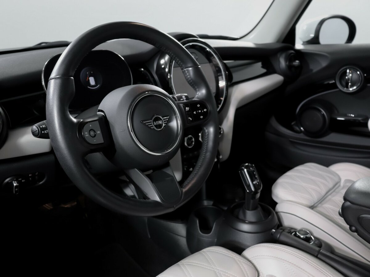 Купить Mini Hatch Cooper III (F55/F56) Рестайлинг 2, 2021, 63 178 км, фото №11