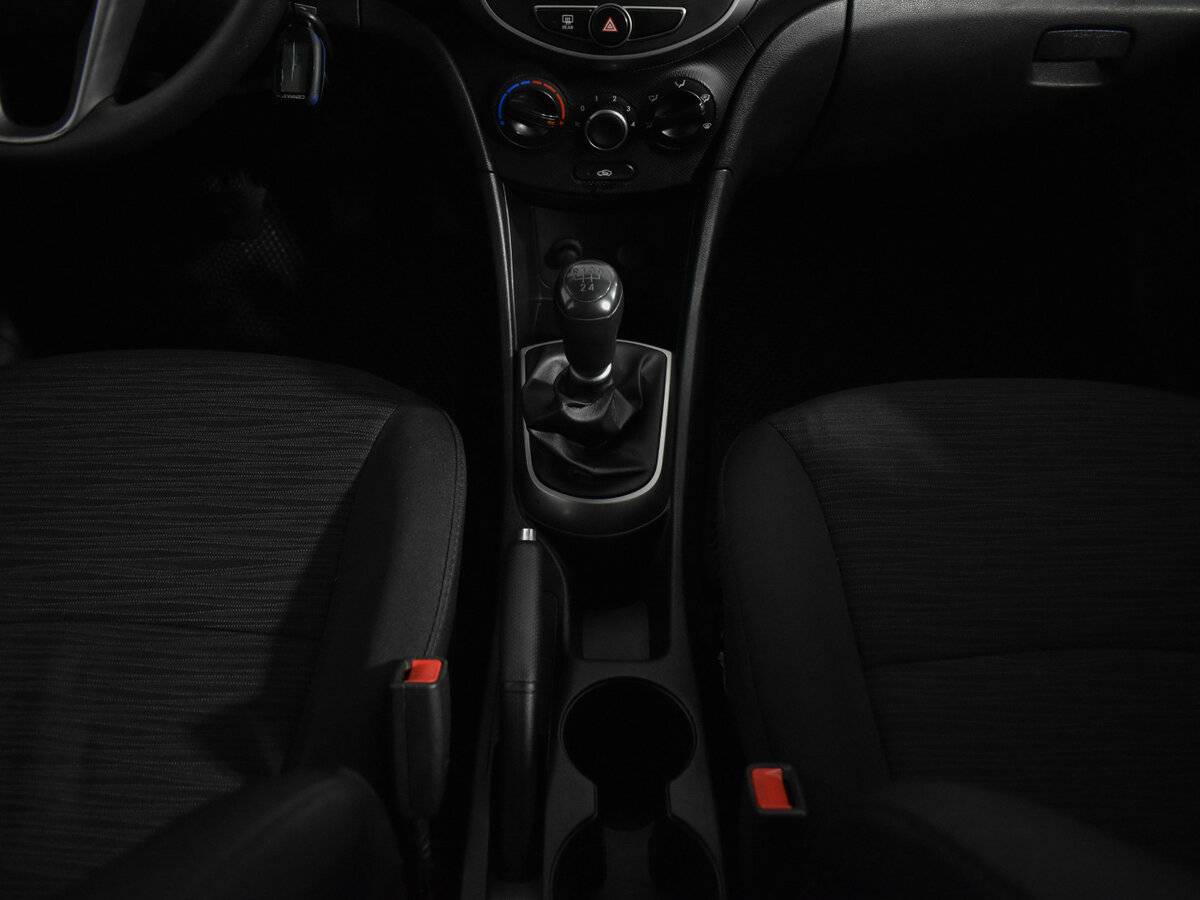 Купить Hyundai Solaris I Рестайлинг, 2016, 240 000 км, фото №14