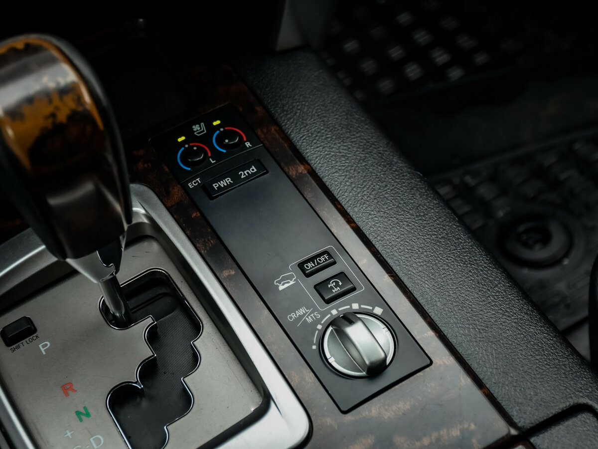 Купить Toyota Land Cruiser 200 Series Рестайлинг 1, 2012, 259 212 км, фото №18