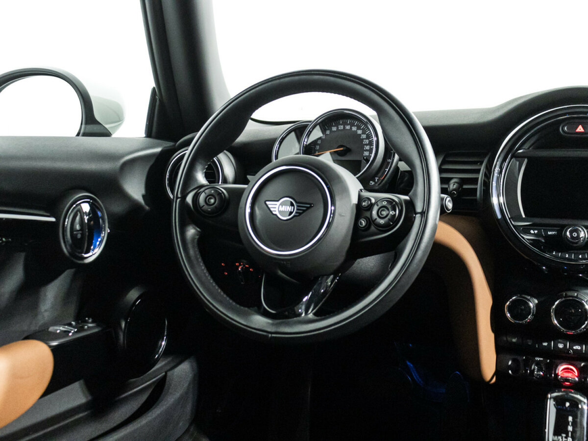 Купить Mini Hatch Cooper III (F55/F56) Рестайлинг, 2020, 33 369 км, фото №18