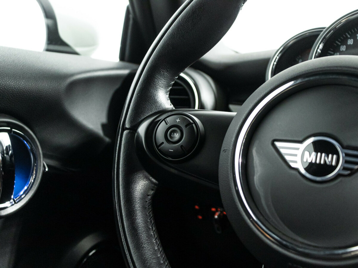 Купить Mini Hatch Cooper III (F55/F56) Рестайлинг, 2020, 33 369 км, фото №19