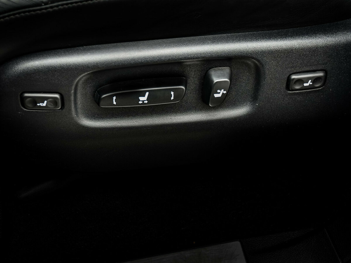 Купить Lexus LX 450d III Рестайлинг 2, 2016, 240 654 км, фото №12