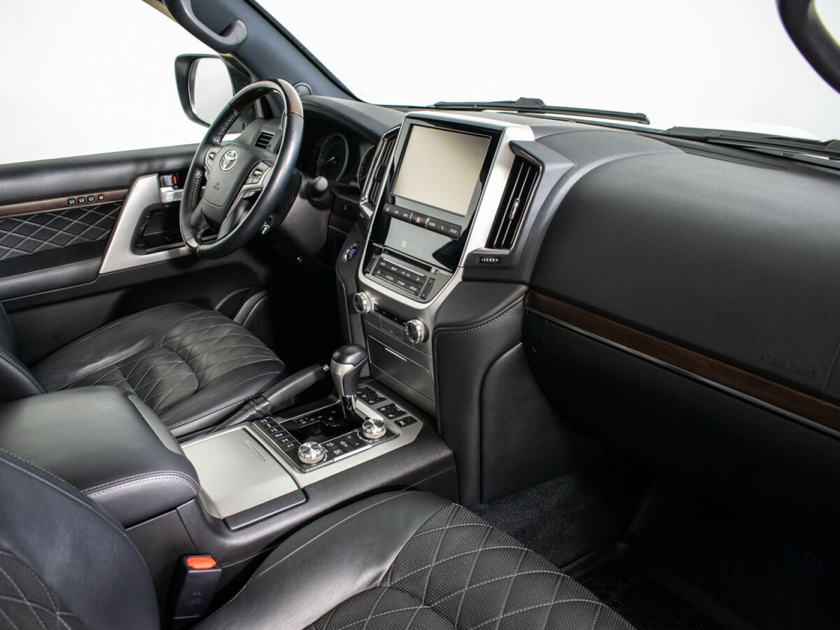 Купить Toyota Land Cruiser 200 Series Рестайлинг 2, 2017, 82 346 км, фото №9