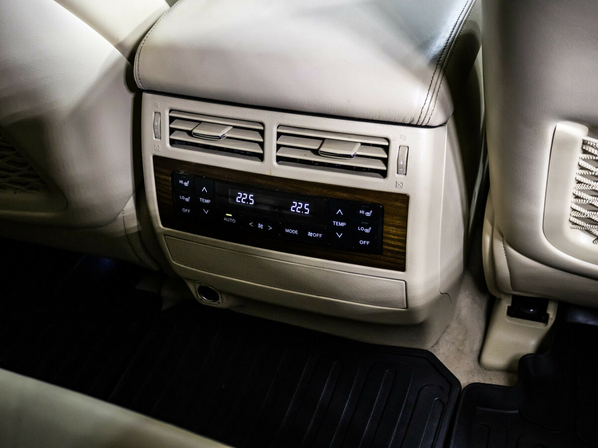 Купить Toyota Land Cruiser 200 Series Рестайлинг 2, 2016, 426 195 км, фото №16