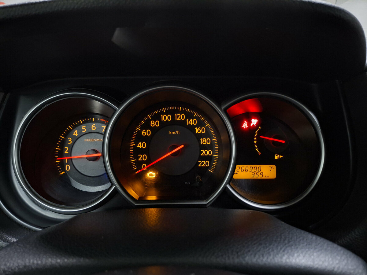 Купить Nissan Tiida I, 2008, 266 992 км, фото №13