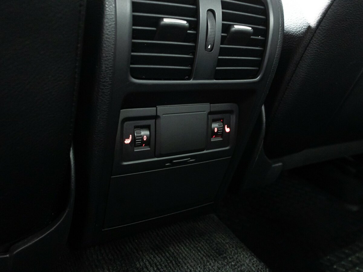 Купить Volkswagen Passat B7, 2011, 180 350 км, фото №19