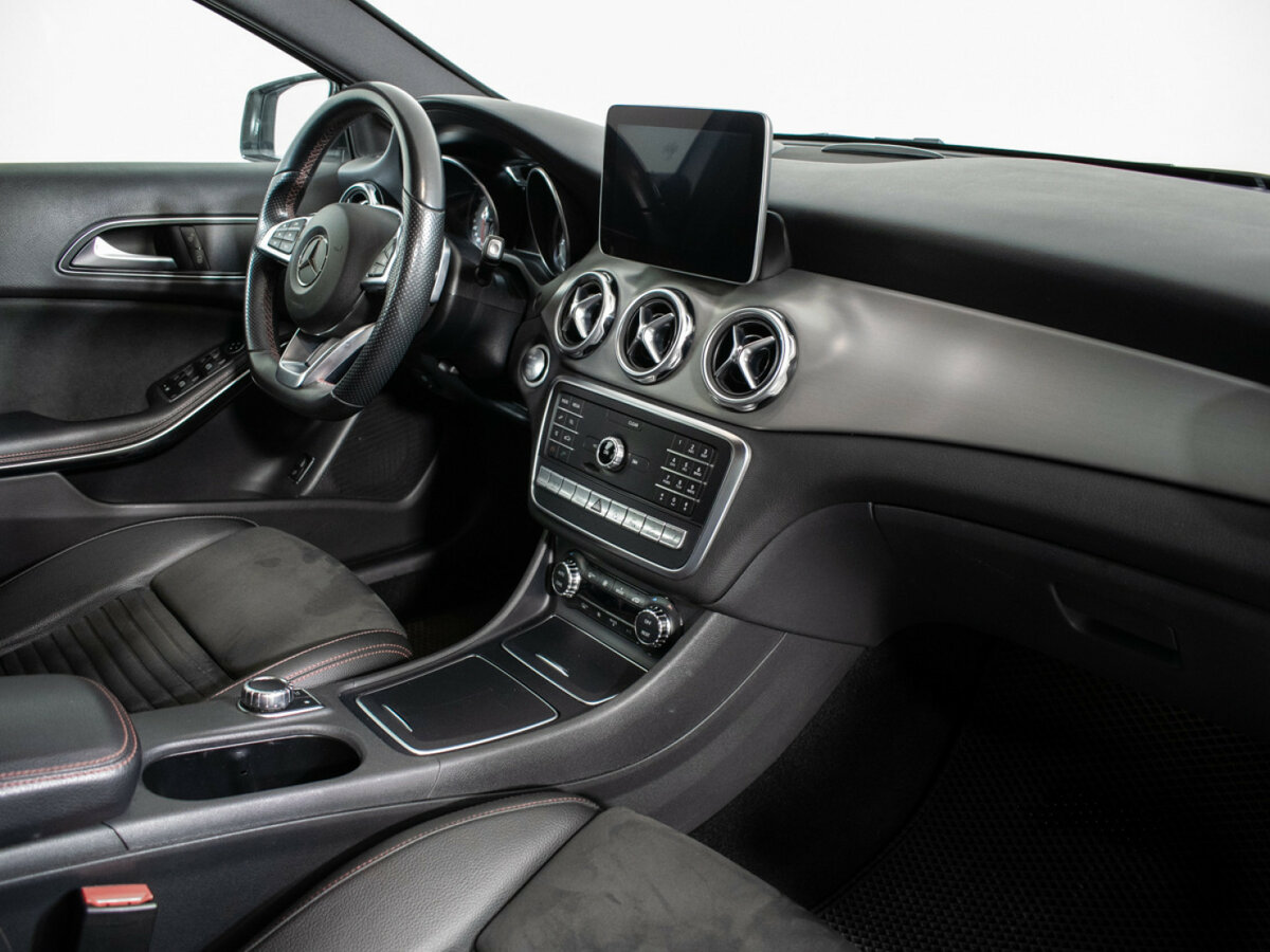 Купить Mercedes-Benz GLA 250 I (X156) Рестайлинг, 2018, 80 301 км, фото №9