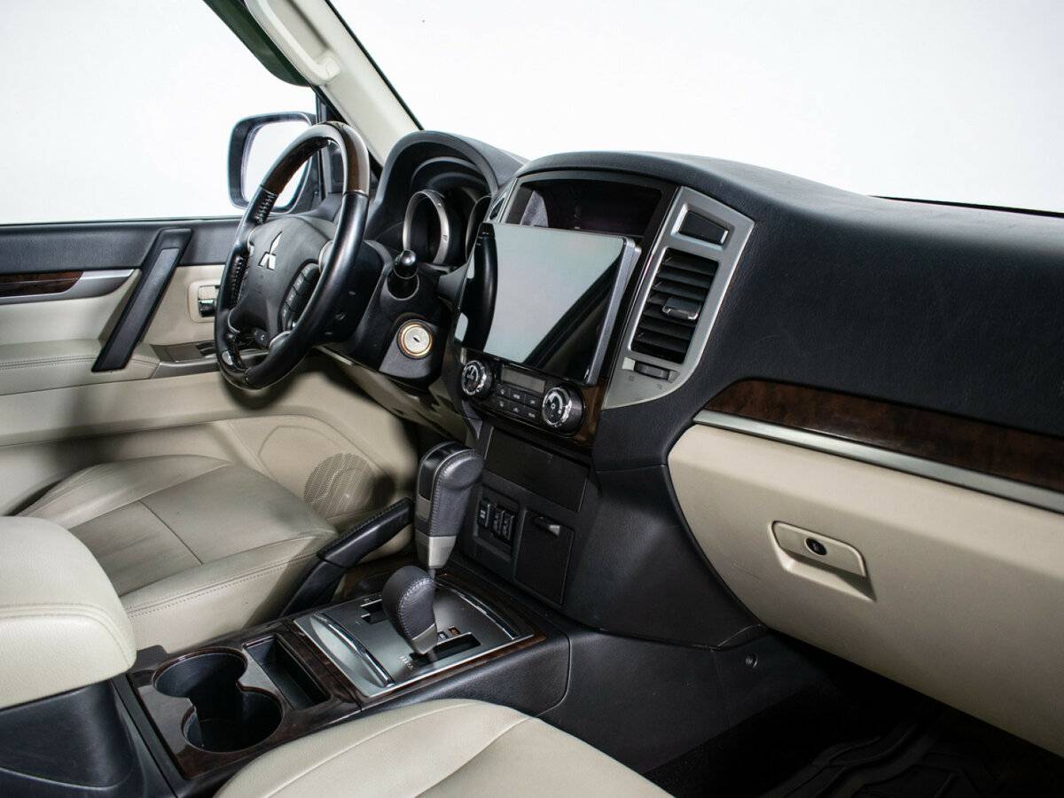 Купить Mitsubishi Pajero IV Рестайлинг 2, 2020, 61 000 км, фото №9