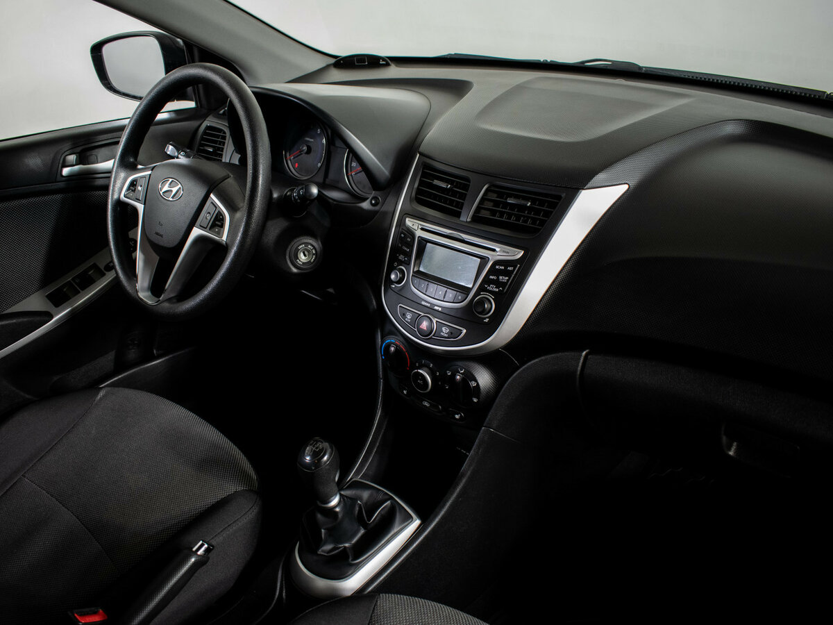 Купить Hyundai Solaris I, 2011, 165 445 км, фото №10