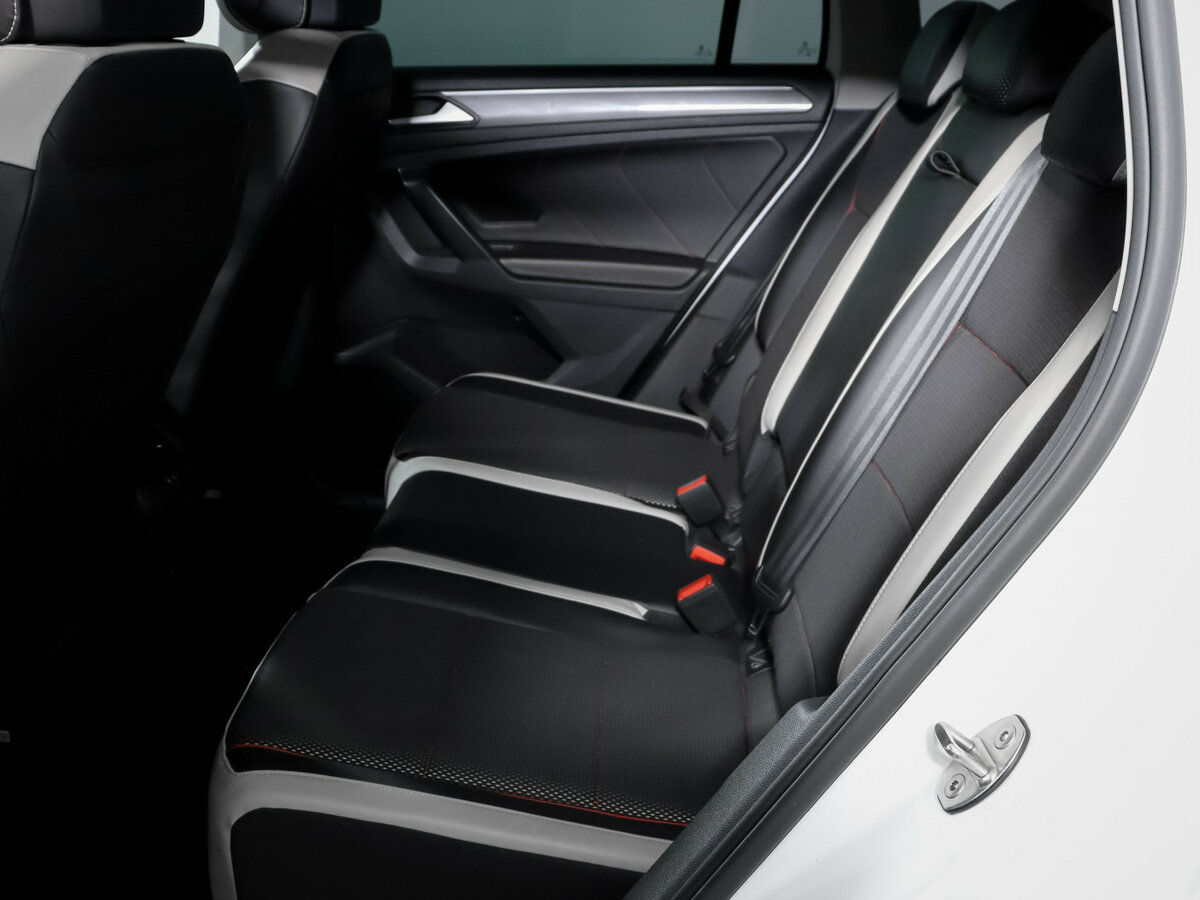 Купить Volkswagen Tiguan II Рестайлинг, 2021, 105 176 км, фото №10