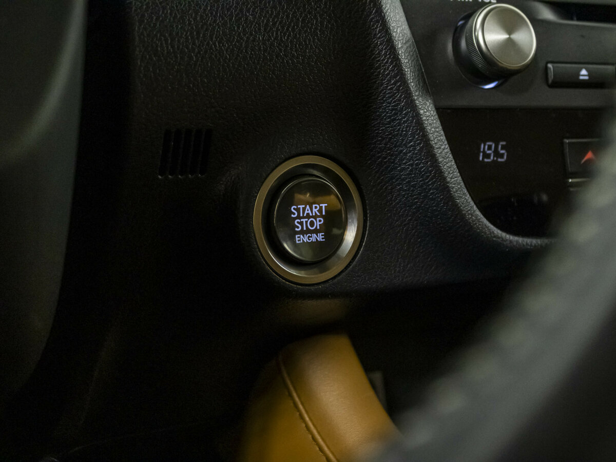 Купить Lexus RX 300 IV Рестайлинг, 2020, 95 000 км, фото №16