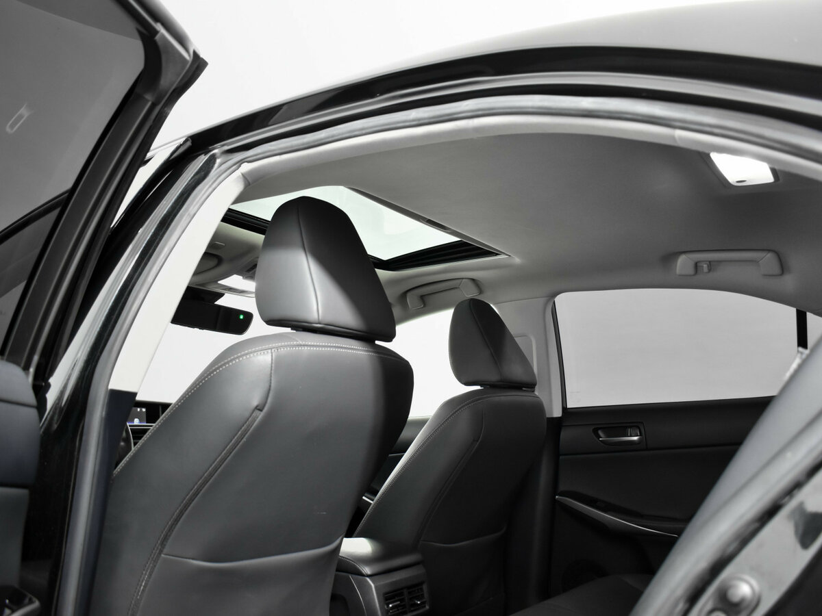 Купить Lexus IS 300 III Рестайлинг, 2019, 62 300 км, фото №13