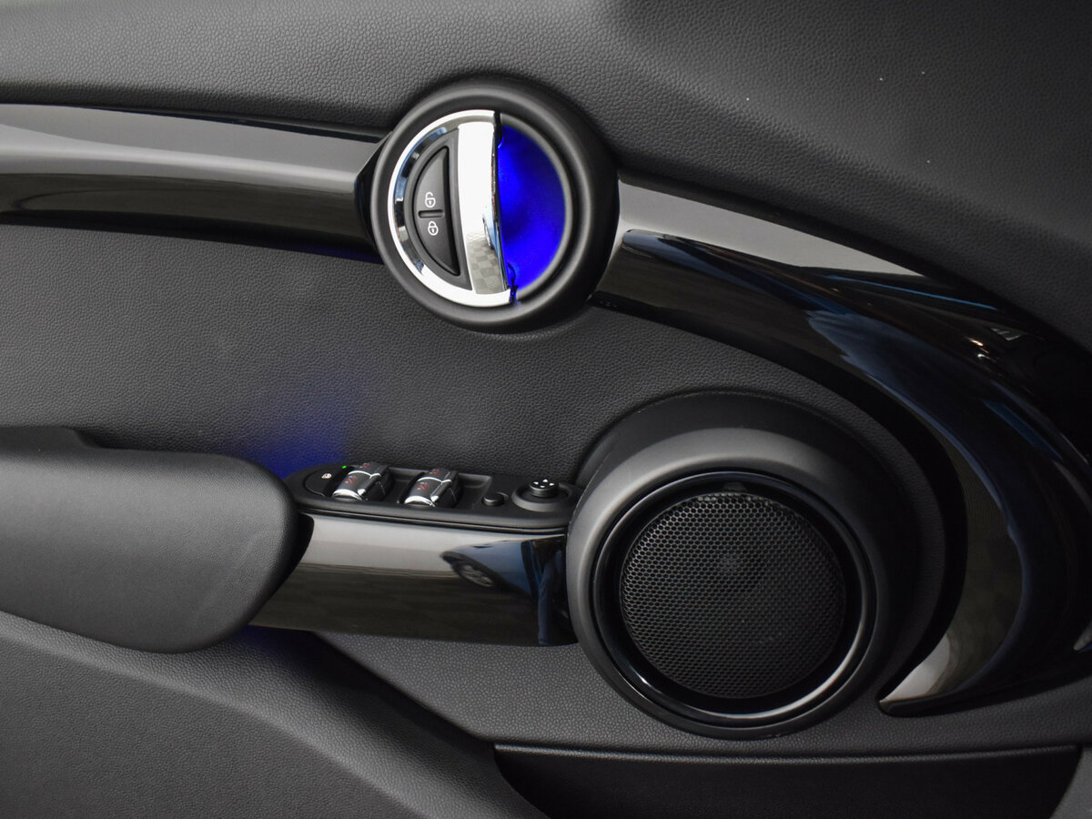 Купить Mini Hatch Cooper III (F55/F56) Рестайлинг, 2019, 56 300 км, фото №18