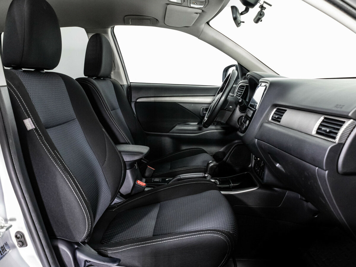 Купить Mitsubishi Outlander III Рестайлинг 2, 2018, 130 000 км, фото №14