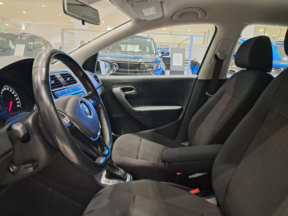 Купить Volkswagen Polo V Рестайлинг, 2017, 41 987 км, фото №16