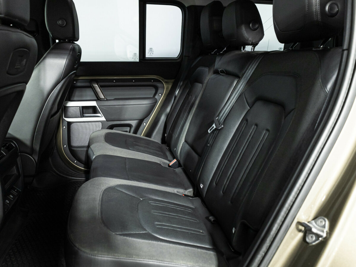 Купить Land Rover Defender 110 II, 2021, 168 998 км, фото №7